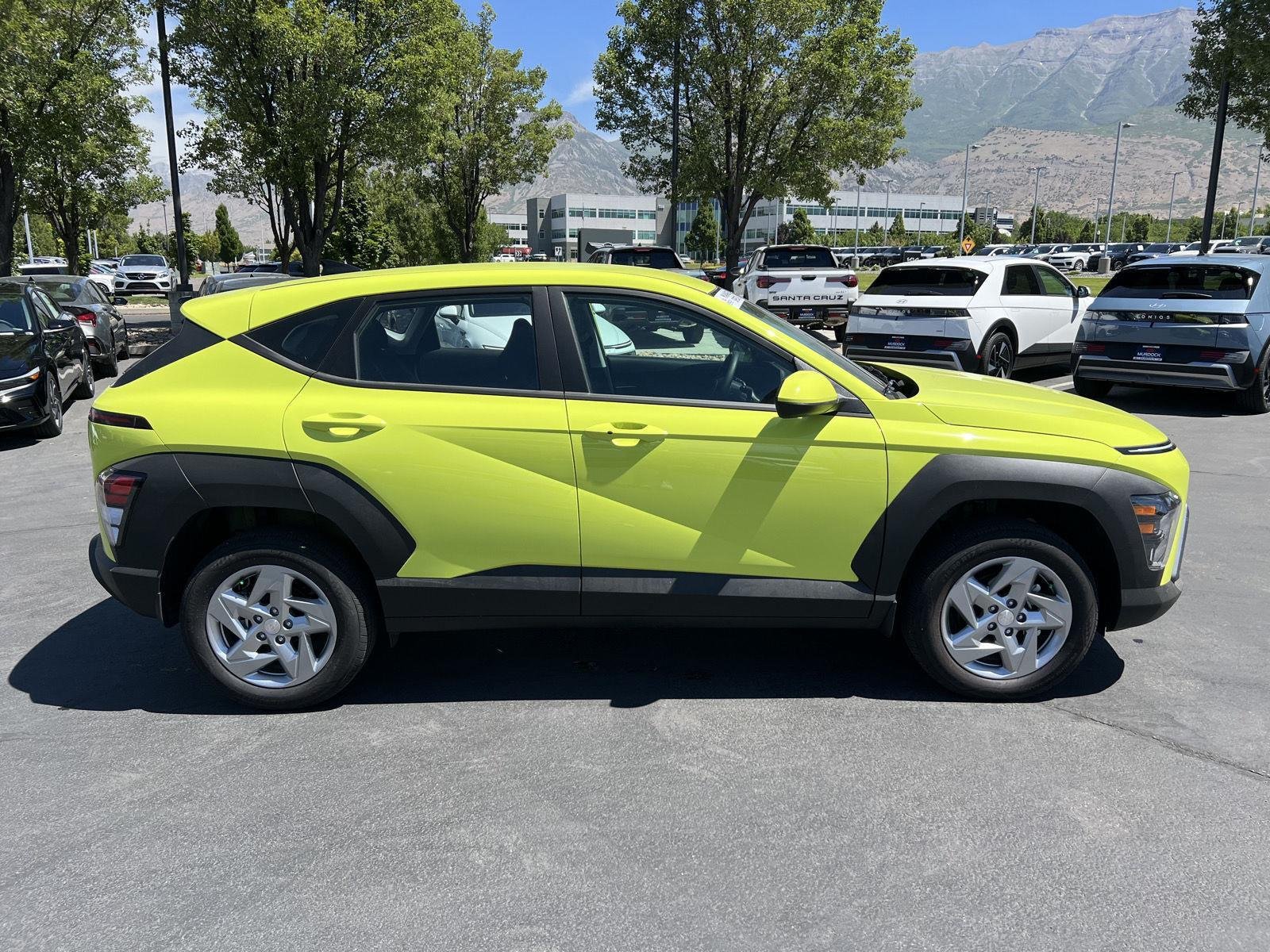 New 2026 Neoteric Yellow Hyundai SE image 6