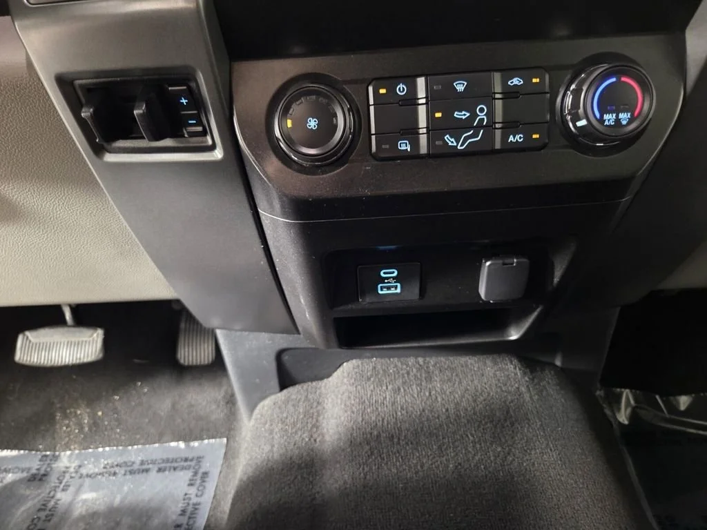 Used 2020 Oxford White Ford XLT image 17