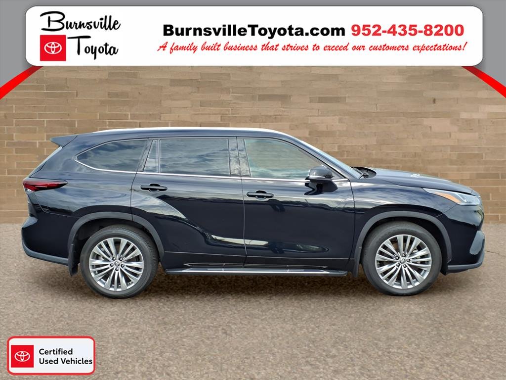 Used 2024 Toyota Highlander Platinum with VIN 5TDKDRBH1RS529519 for sale in Burnsville, Minnesota