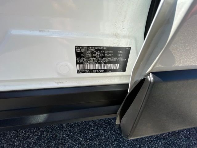 Used 2023 Ice Cap Toyota XLE image 27