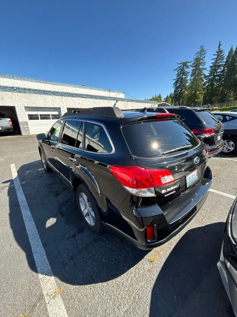 Used 2013 Black Subaru 2.5i image 3