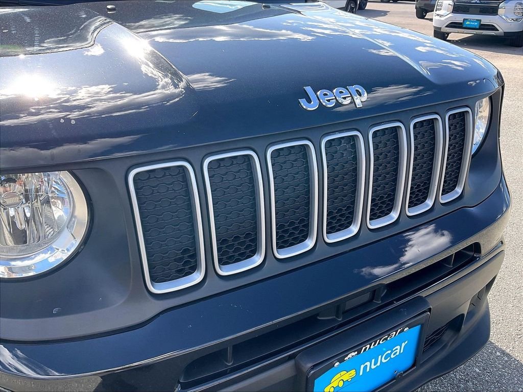 Used 2023 Black Clearcoat Jeep Latitude image 26