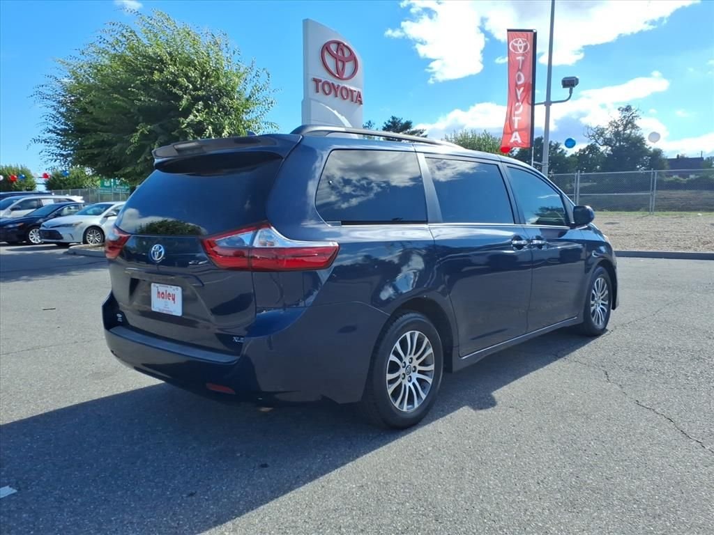Used 2020 Beige Toyota XLE image 4