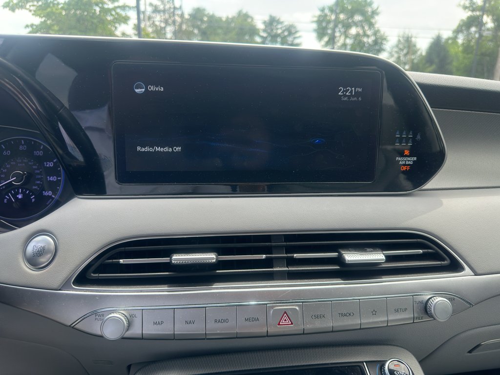 Used 2022 Rainforest Hyundai SEL image 8
