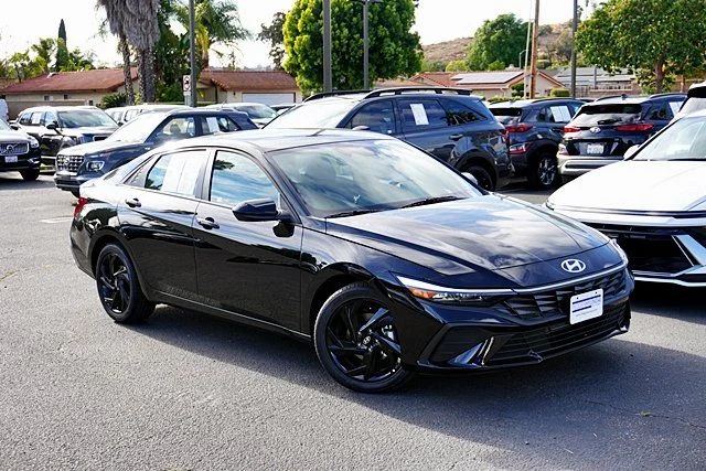 Used 2026 Black Hyundai SEL Sport image 2