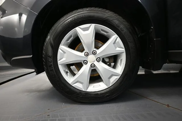 Used 2016 Gray Subaru 2.5i Premium image 16