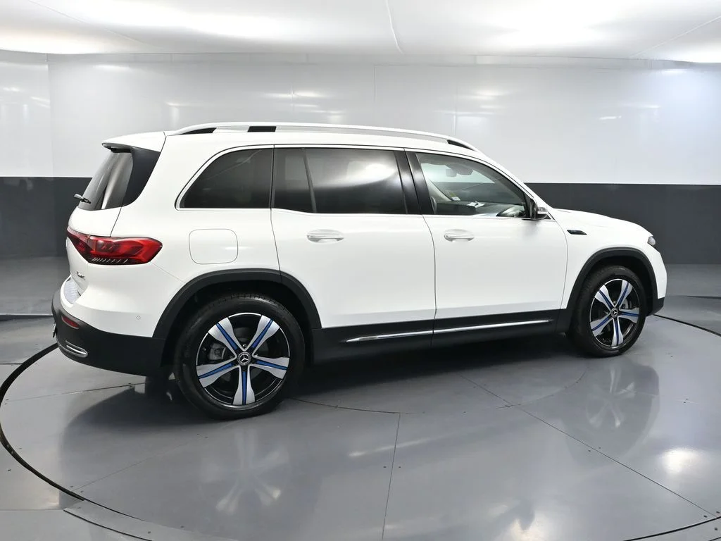 Used 2022 White Mercedes-Benz 300 image 4