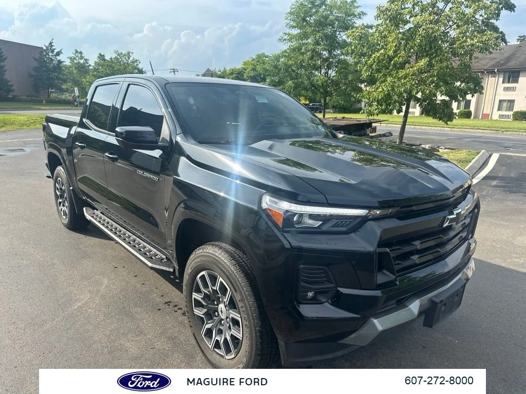2023 Chevrolet Colorado 4WD Z71 Crew Cab Short Box's photo