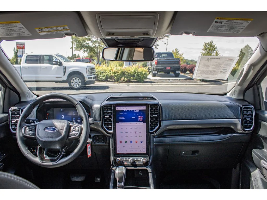 Used 2025 Desert Sand Ford XLT image 21