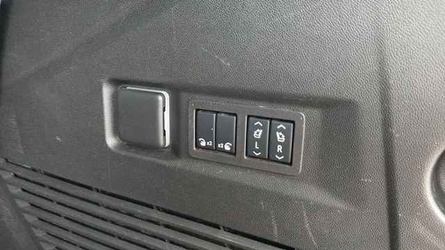 Used 2024 Black Chevrolet High Country image 17
