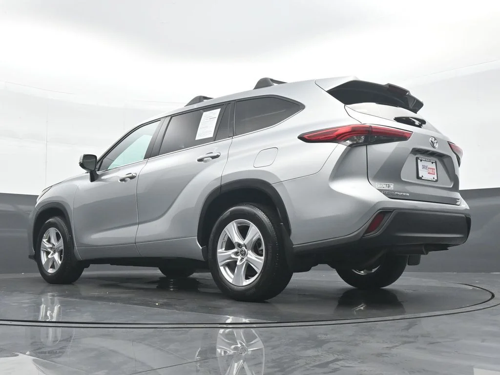 Used 2022 Silver Toyota L image 30