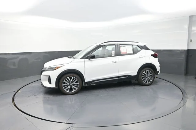 Used 2024 White Nissan SR image 69