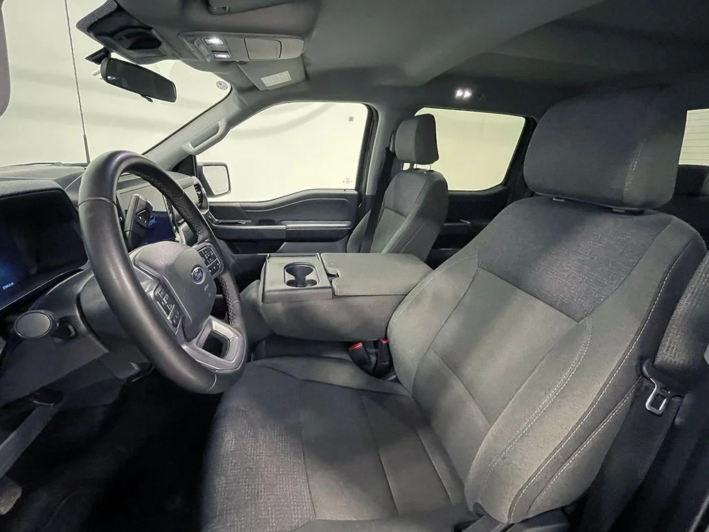 Used 2025 Gray Ford XLT image 3