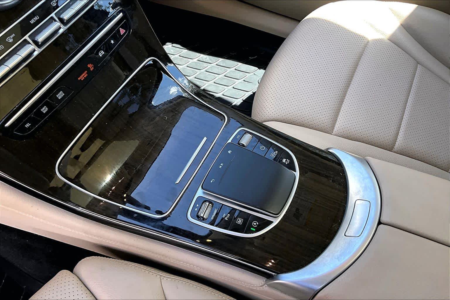 Used 2021 Polar White Mercedes-Benz GLC 300 image 17