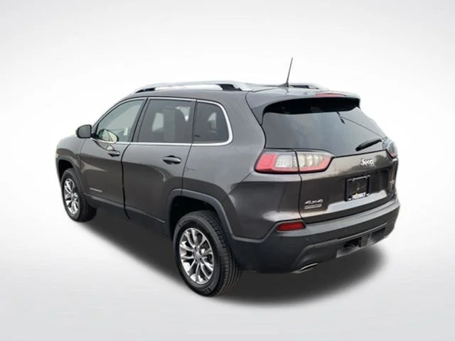 Used 2021 Gray Jeep Latitude Lux image 3