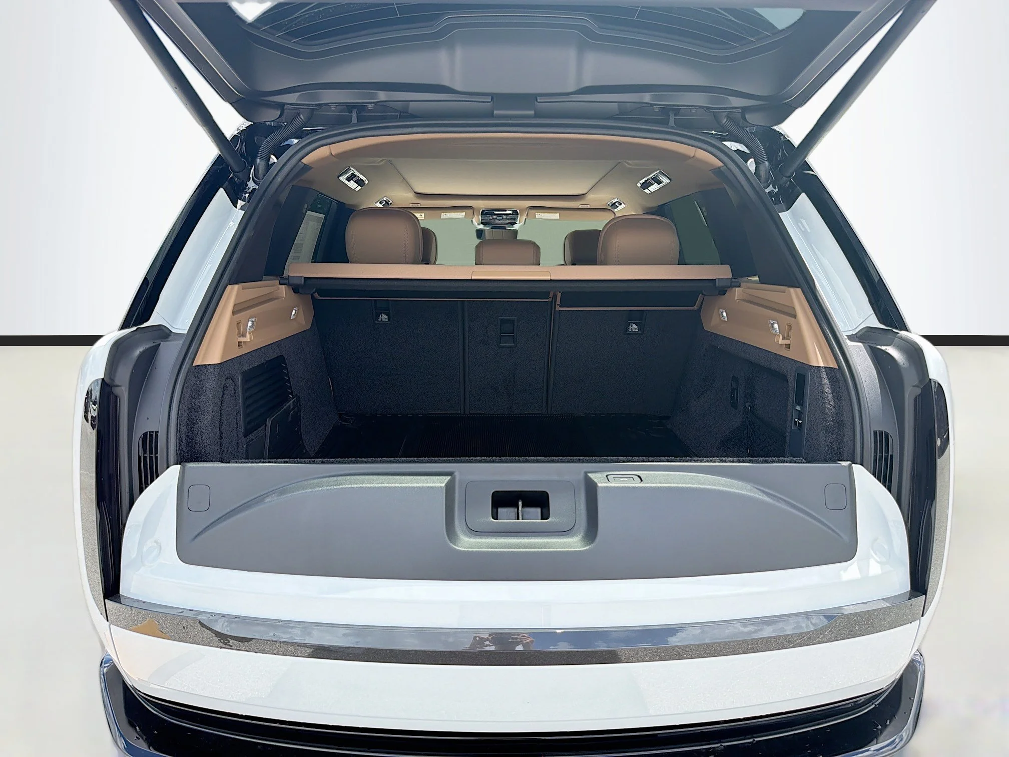 New 2026 Fuji White Land Rover SE image 45