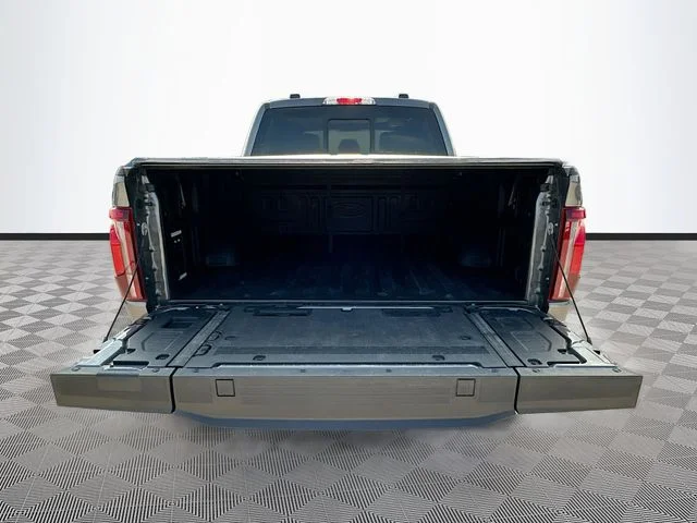 Used 2025 Gray Ford King Ranch image 26