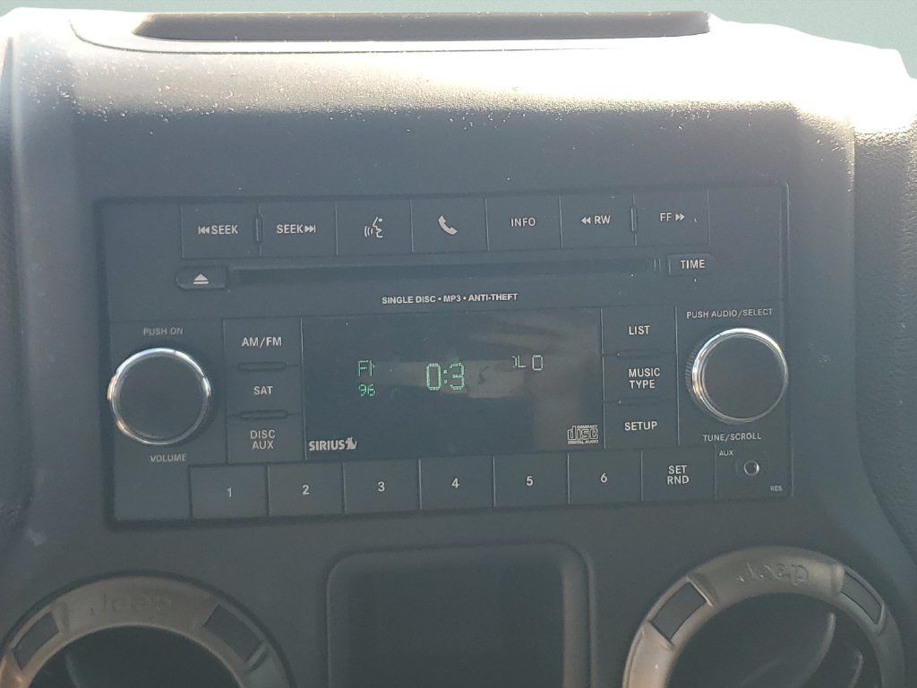 Used 2018 Gray Jeep Sport image 15