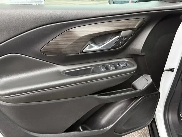 Used 2024 Summit White GMC SLE image 13