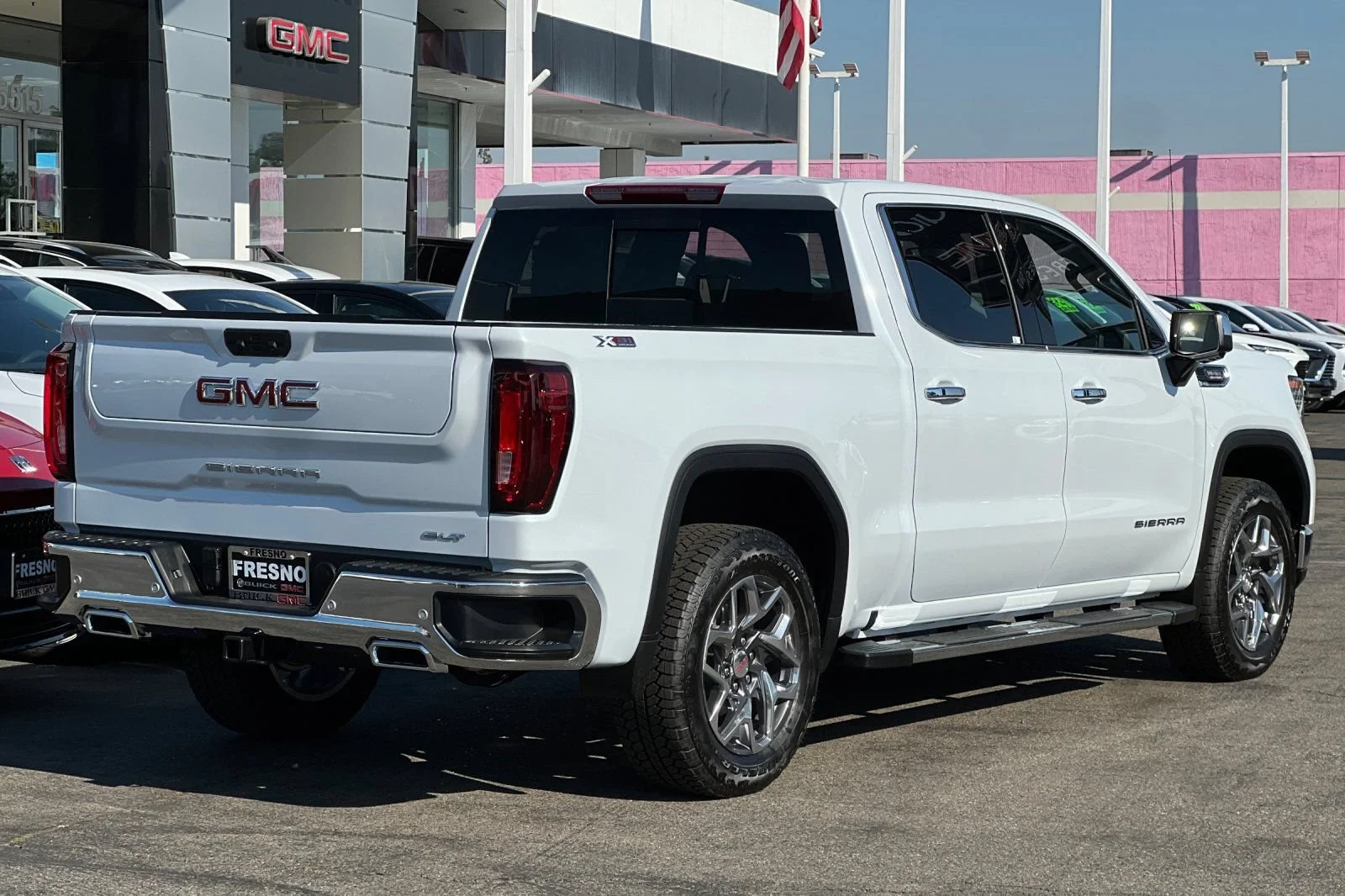 New 2026 Glacier White Tricoat GMC SLT image 4