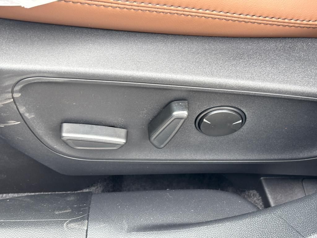 New 2026 Velocity Blue Metallic Ford Outer Banks® image 16