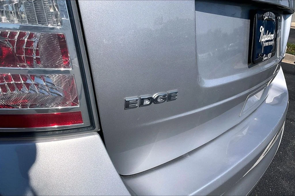 Used 2010  Ford SE image 28