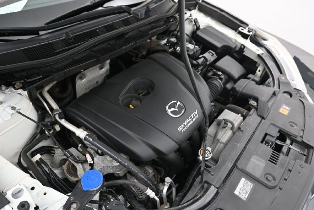 Used 2016 White Mazda Grand Touring image 28