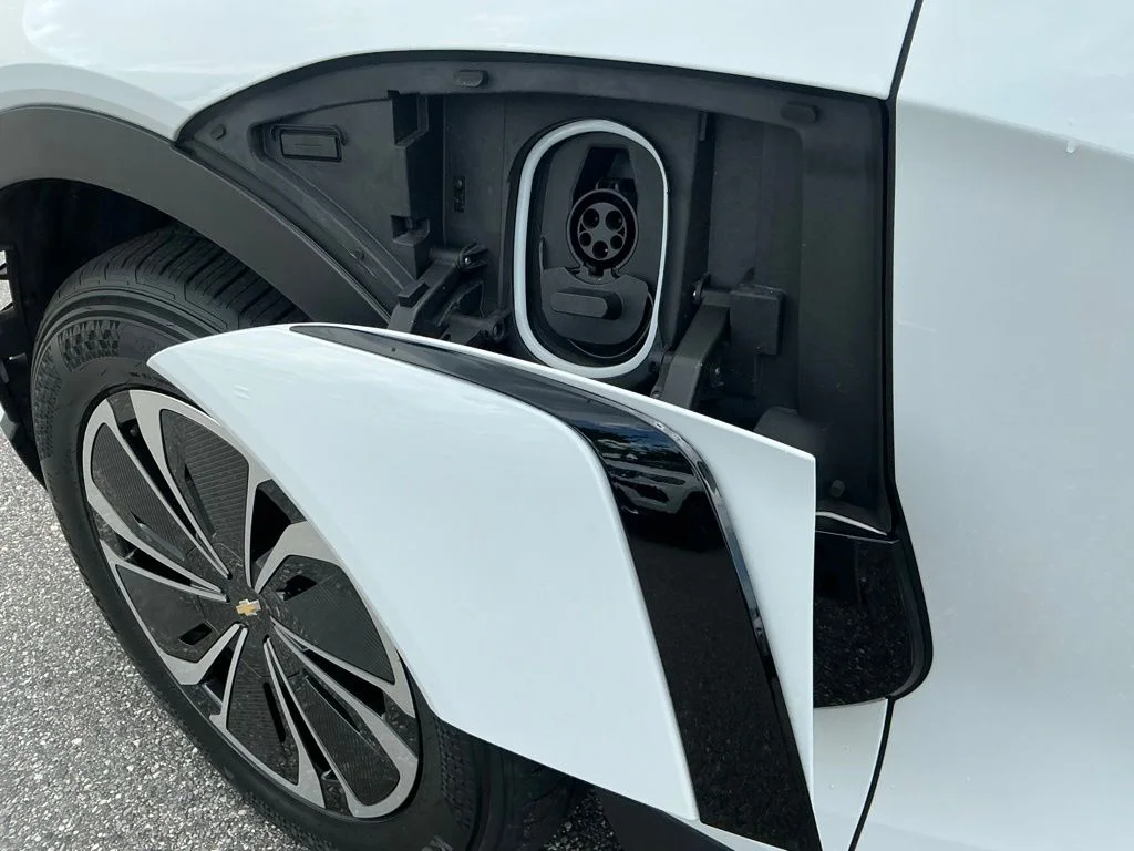Used 2024 White Chevrolet LT image 30