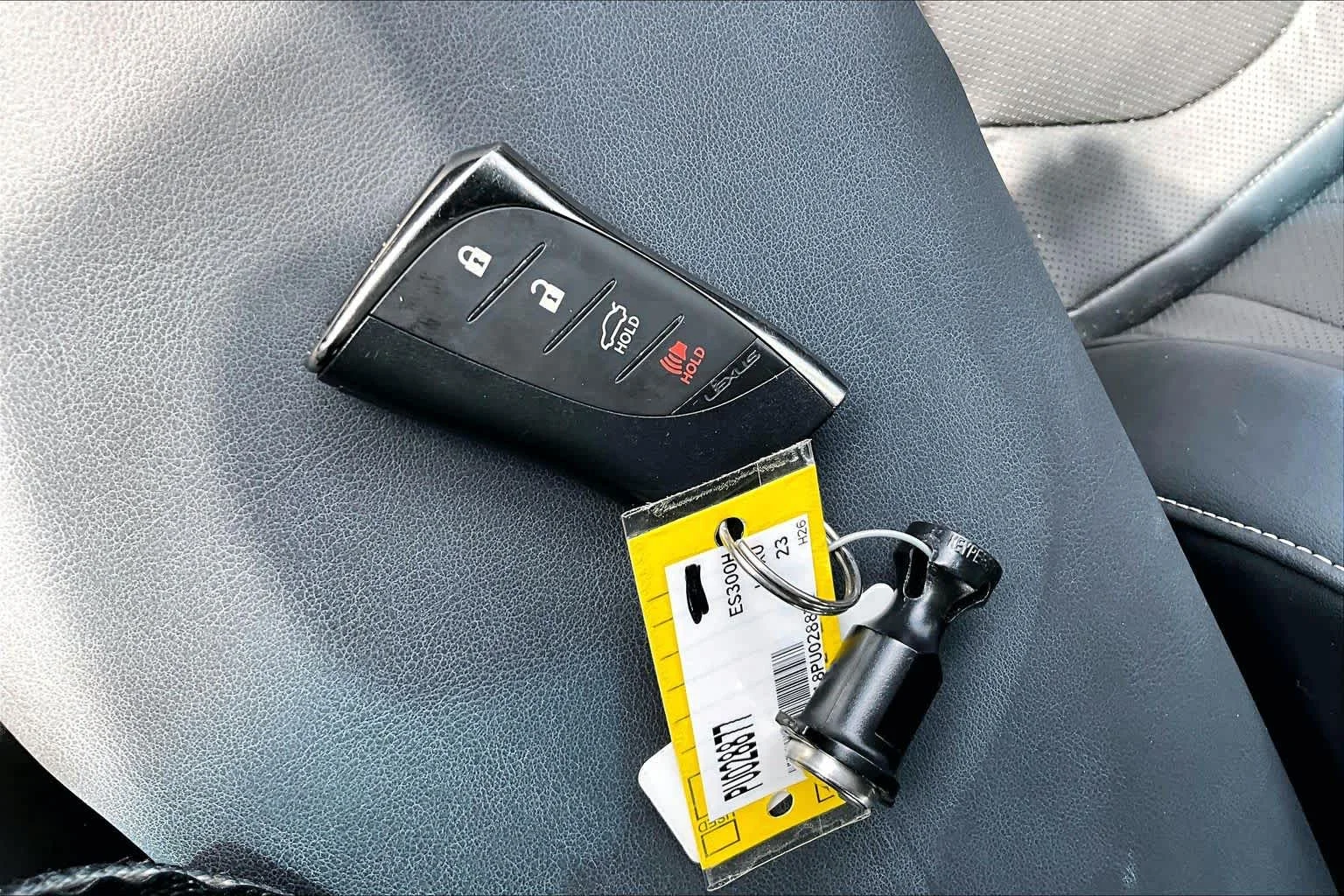 Used 2023 Iridium Lexus F SPORT Handling image 15