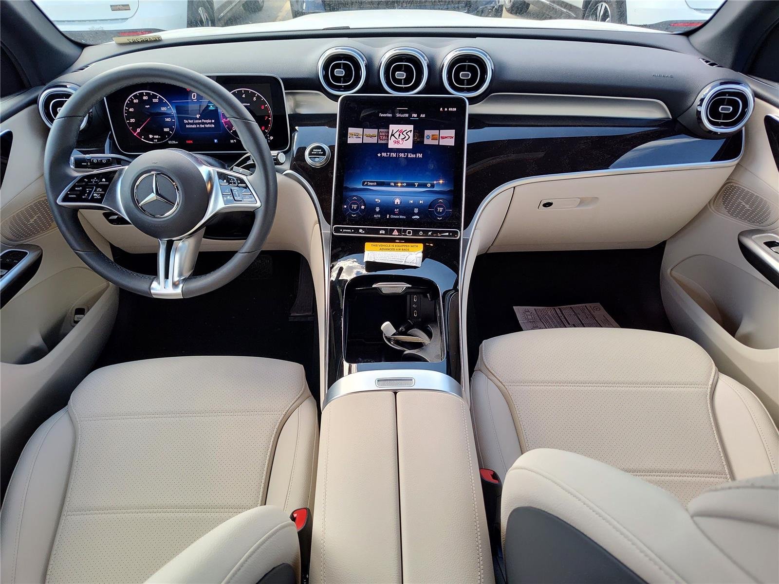 New 2026 Polar White Mercedes-Benz GLC 300 image 10