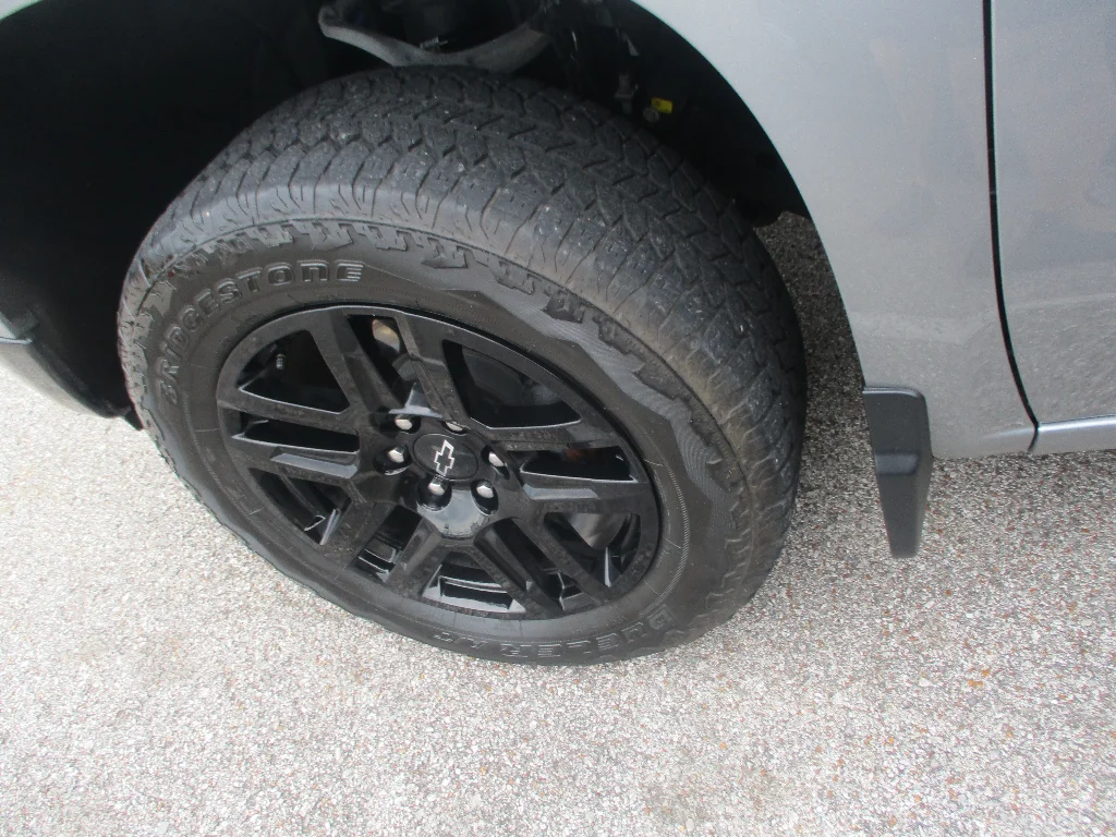 Used 2024 STERLING GRAY METALLIC Chevrolet LT Trail Boss image 24