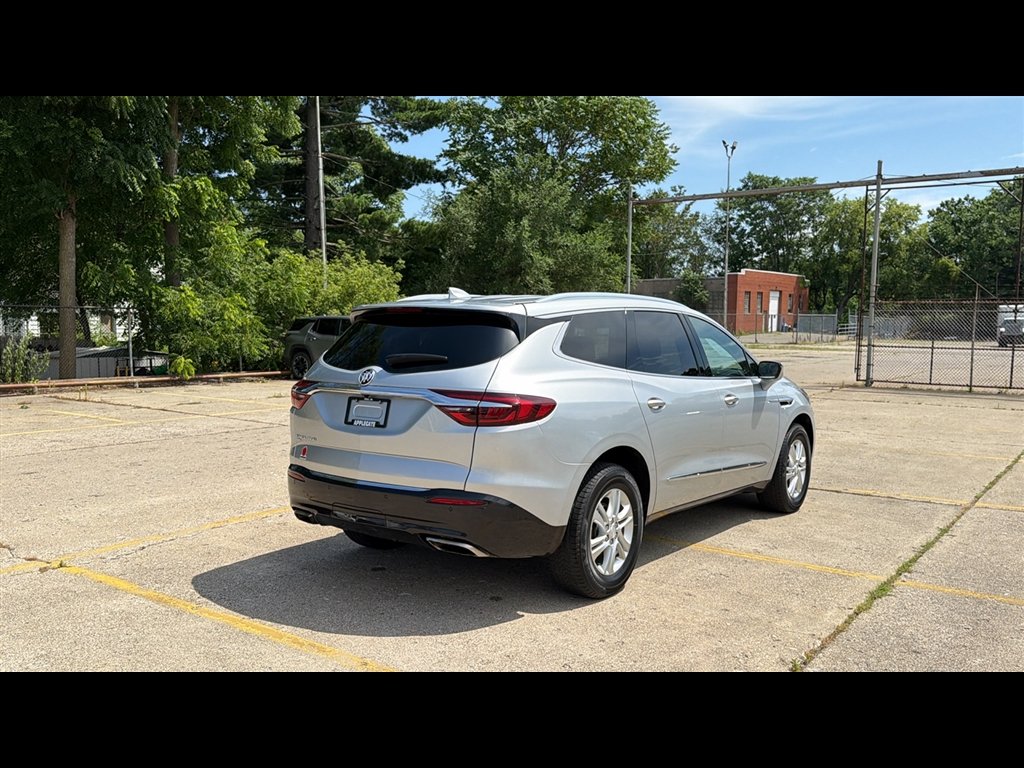 Used 2021 Includes Spectra Gray lower exterior accent color.) Buick Essence image 5