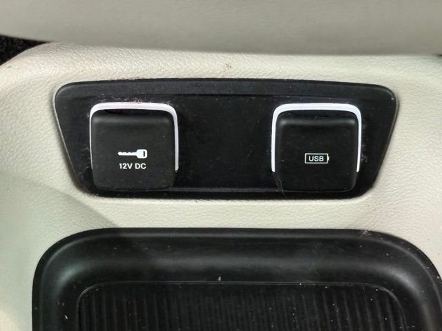 Used 2018 White Chrysler Limited image 34
