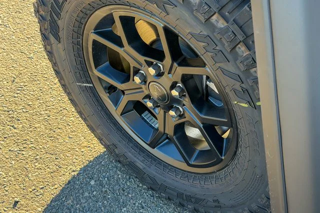 New 2026 Granite Crystal Metallic Clear-Coat Exterior Paint Jeep Willys image 13