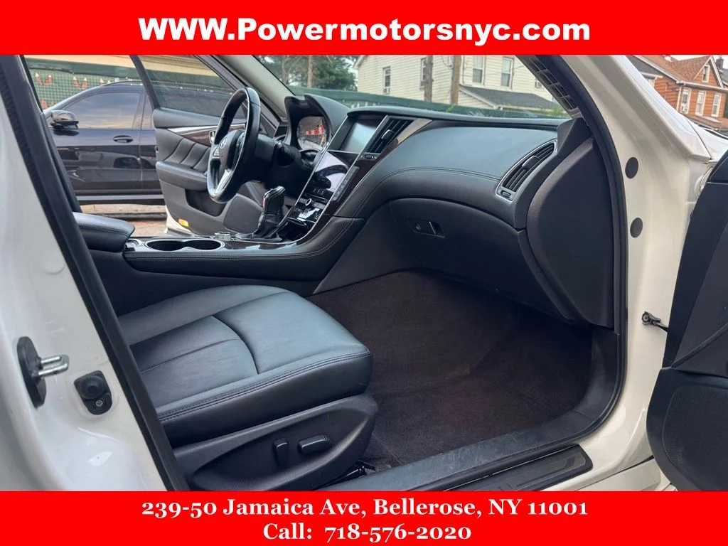 Used 2018 White INFINITI 3.0t LUXE image 25
