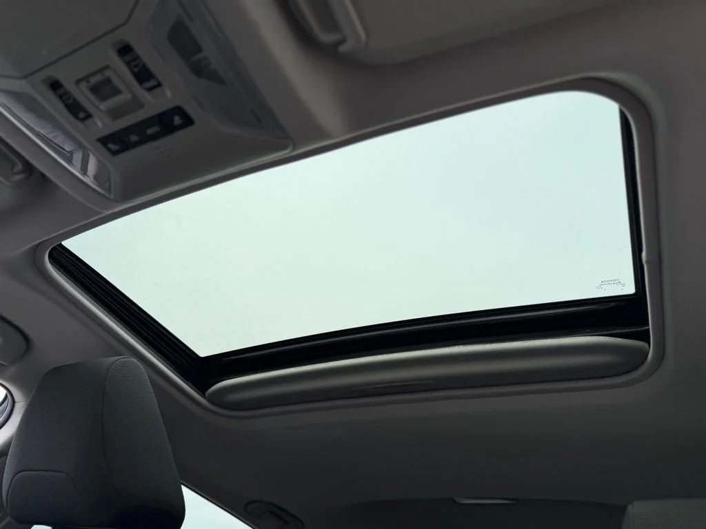 Used 2021 Silver Toyota XLE image 27