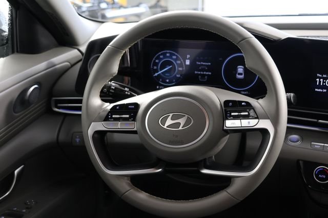 Certified Used 2025 Silver Hyundai SEL Convenience image 10