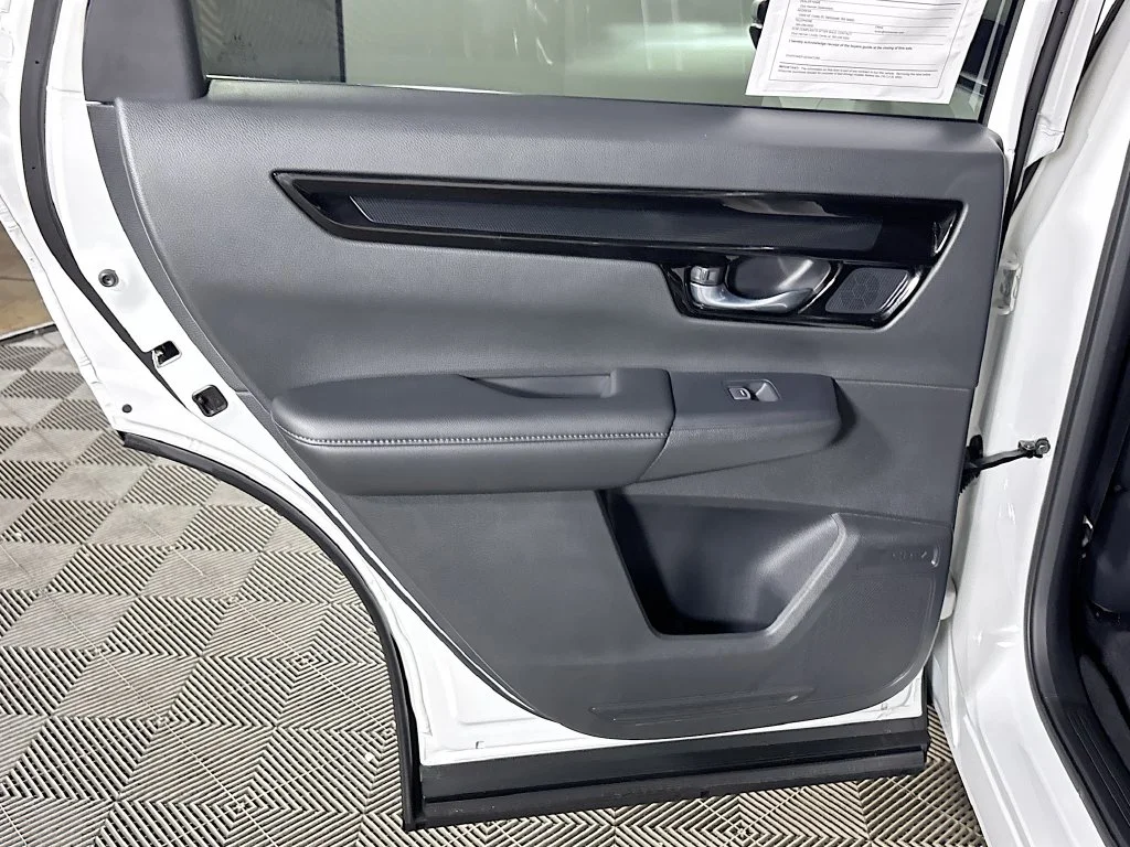 Used 2023 White Honda EX-L image 16