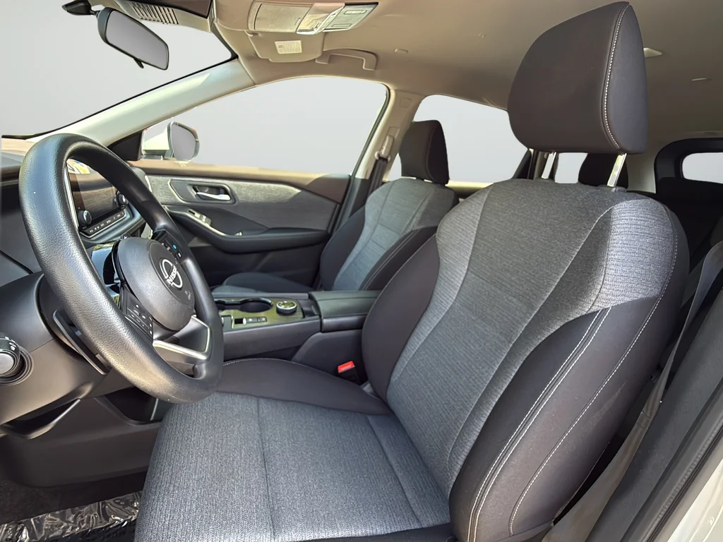 Used 2023 White Nissan SV image 10
