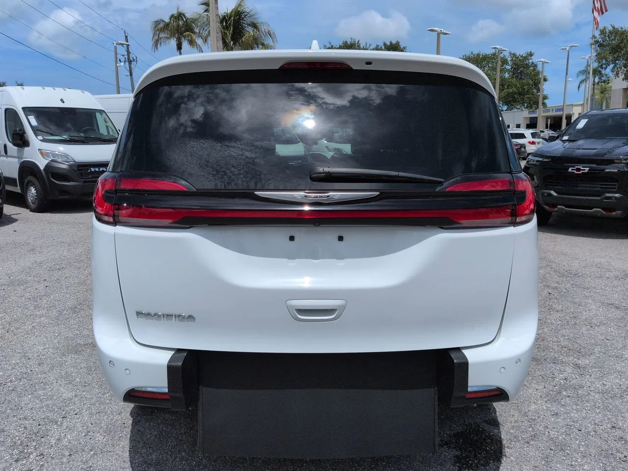 Used 2021 Bright White Clearcoat Chrysler Touring L image 6