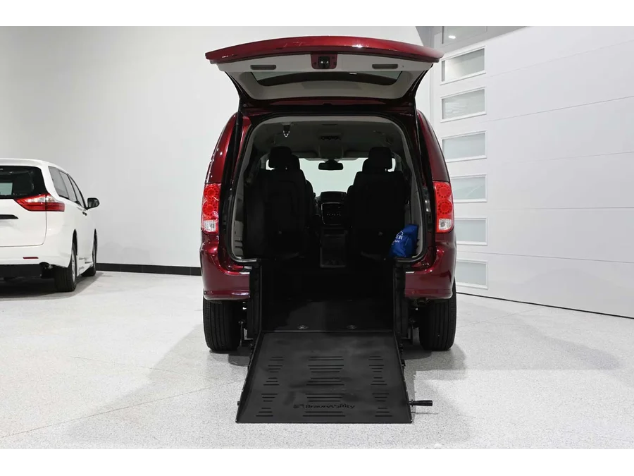 Used 2019 RED Dodge SE Handicap Mobility Van image 19