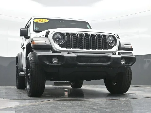 Used 2024 White Jeep Sport image 22