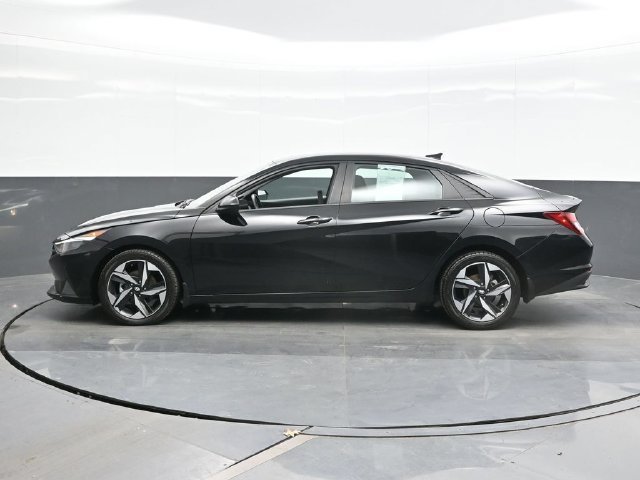 Used 2023 Black Hyundai SEL image 4