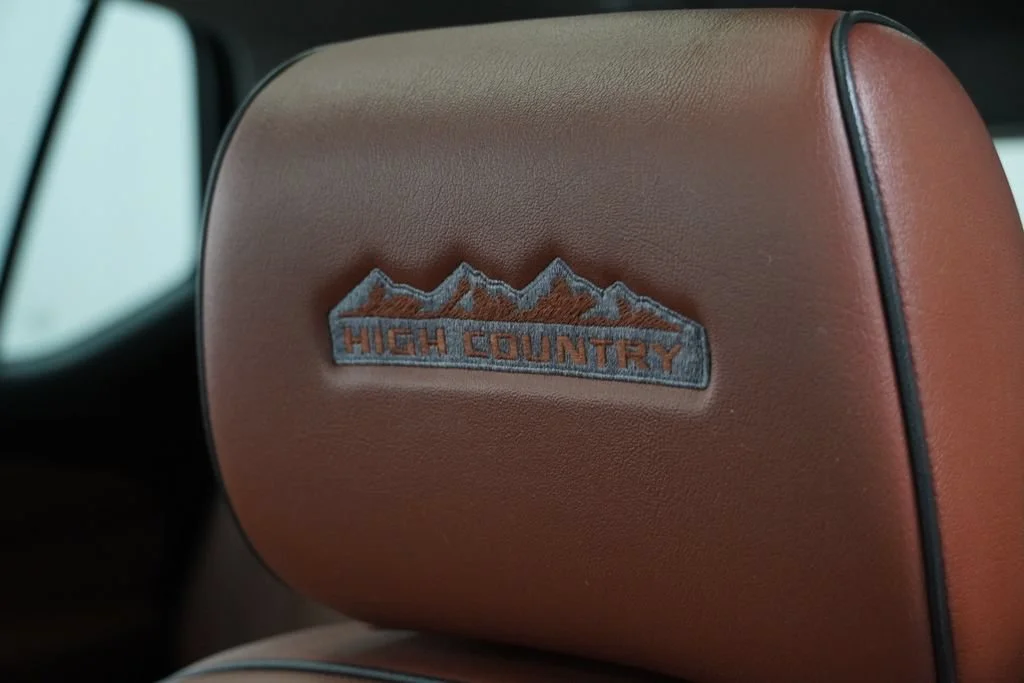 Used 2019 IRIDESCENT PEARL TRICOAT Chevrolet High Country image 11