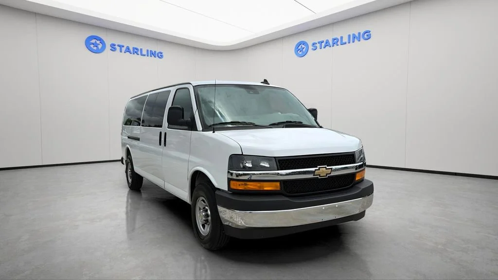 Used 2025 Summit White Chevrolet 1LT image 14