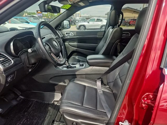 Used 2021 Red Jeep Limited 4x4 image 10