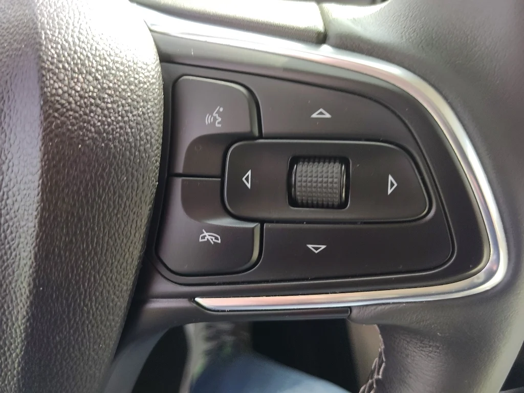 Used 2023 Summit White Buick Preferred image 14