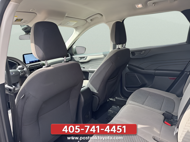 Used 2022 White Ford SE image 22