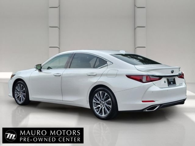 Used 2021 White Lexus 350 image 4