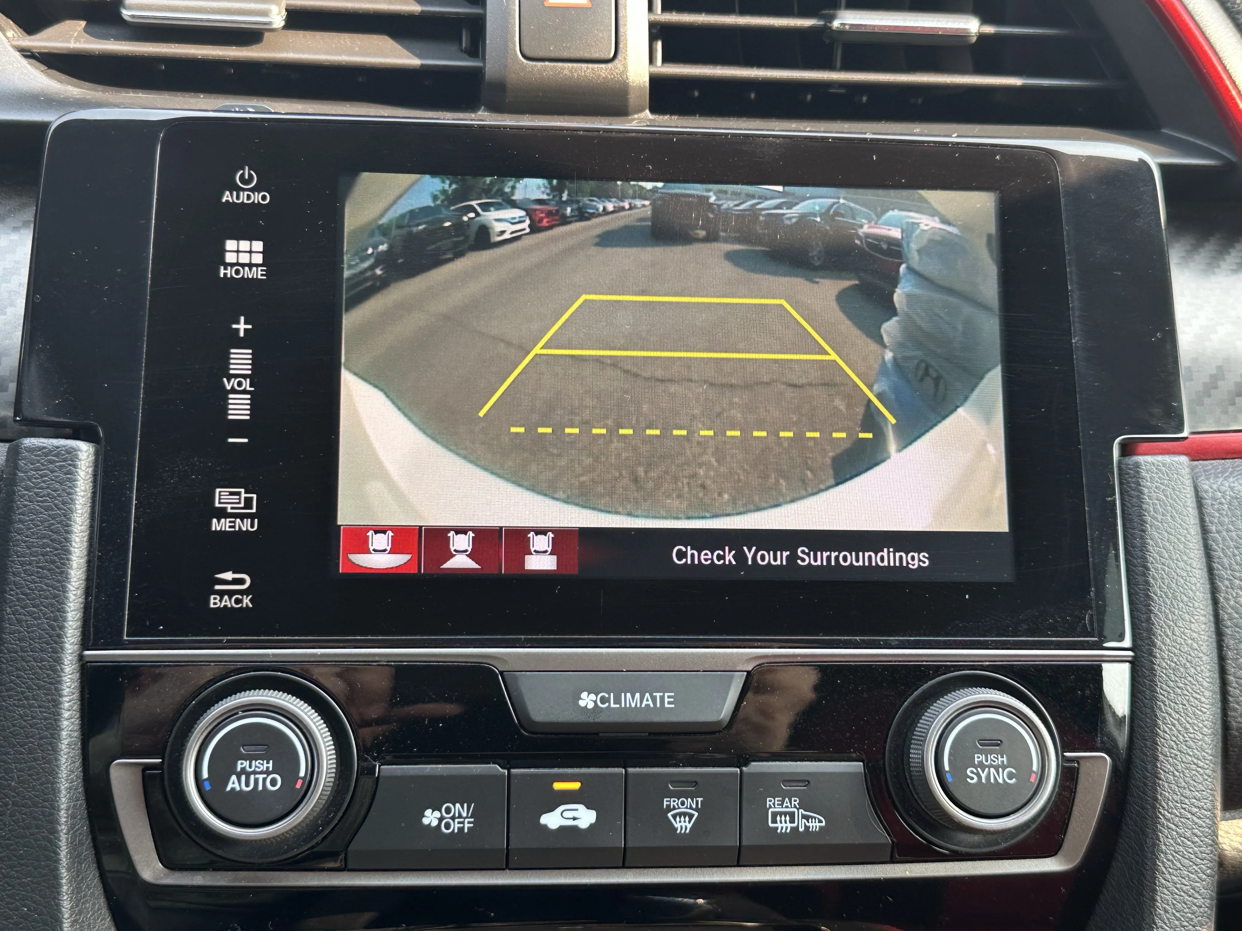 Used 2018 White Honda  image 14